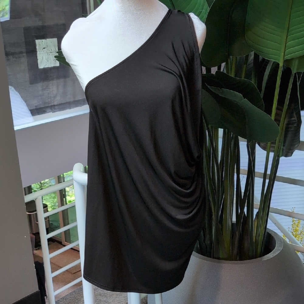 Chic Black Top by EIMIN